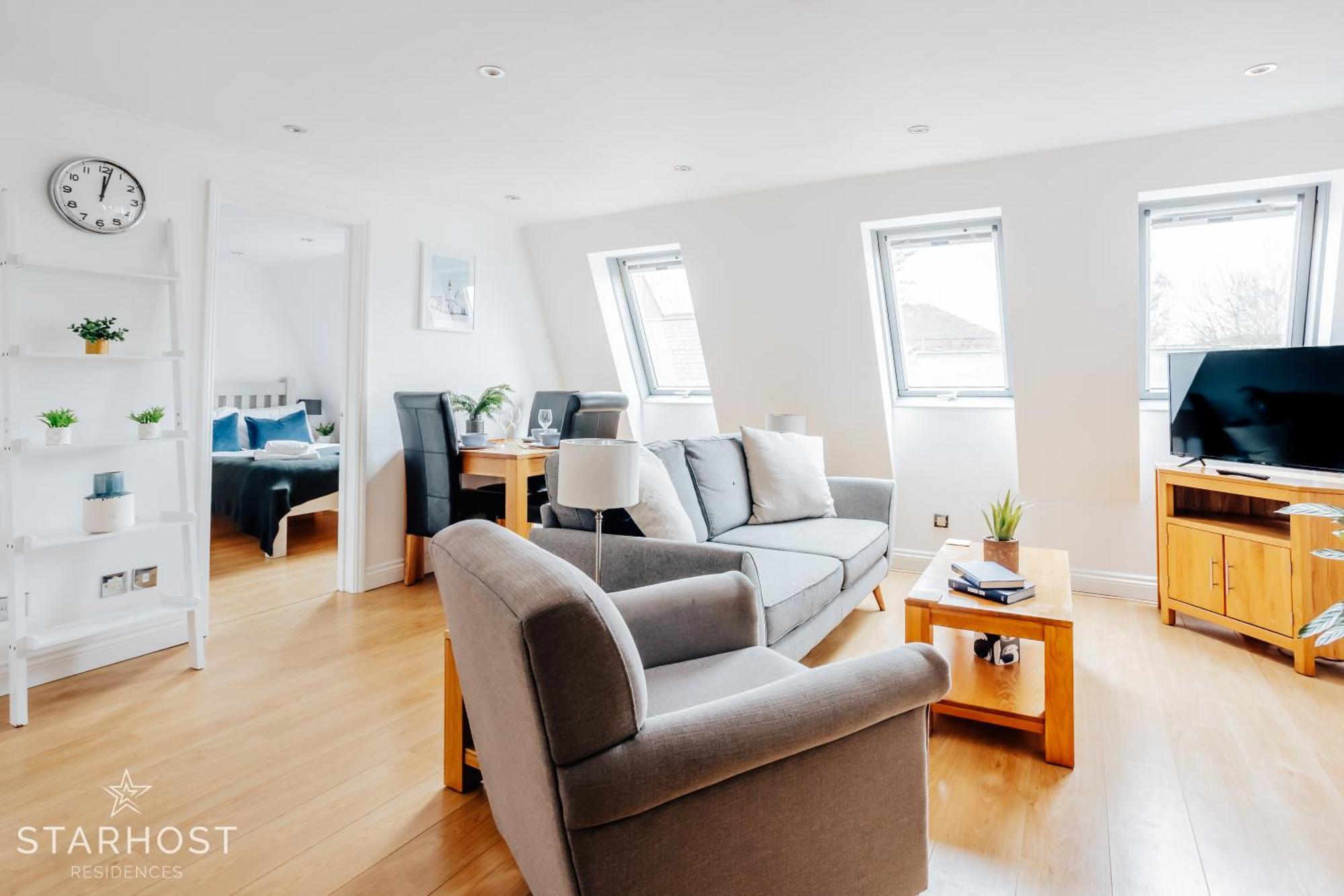 Central 3 Bed Apartment At Regents Court, Newbury Newbury  Extérieur photo