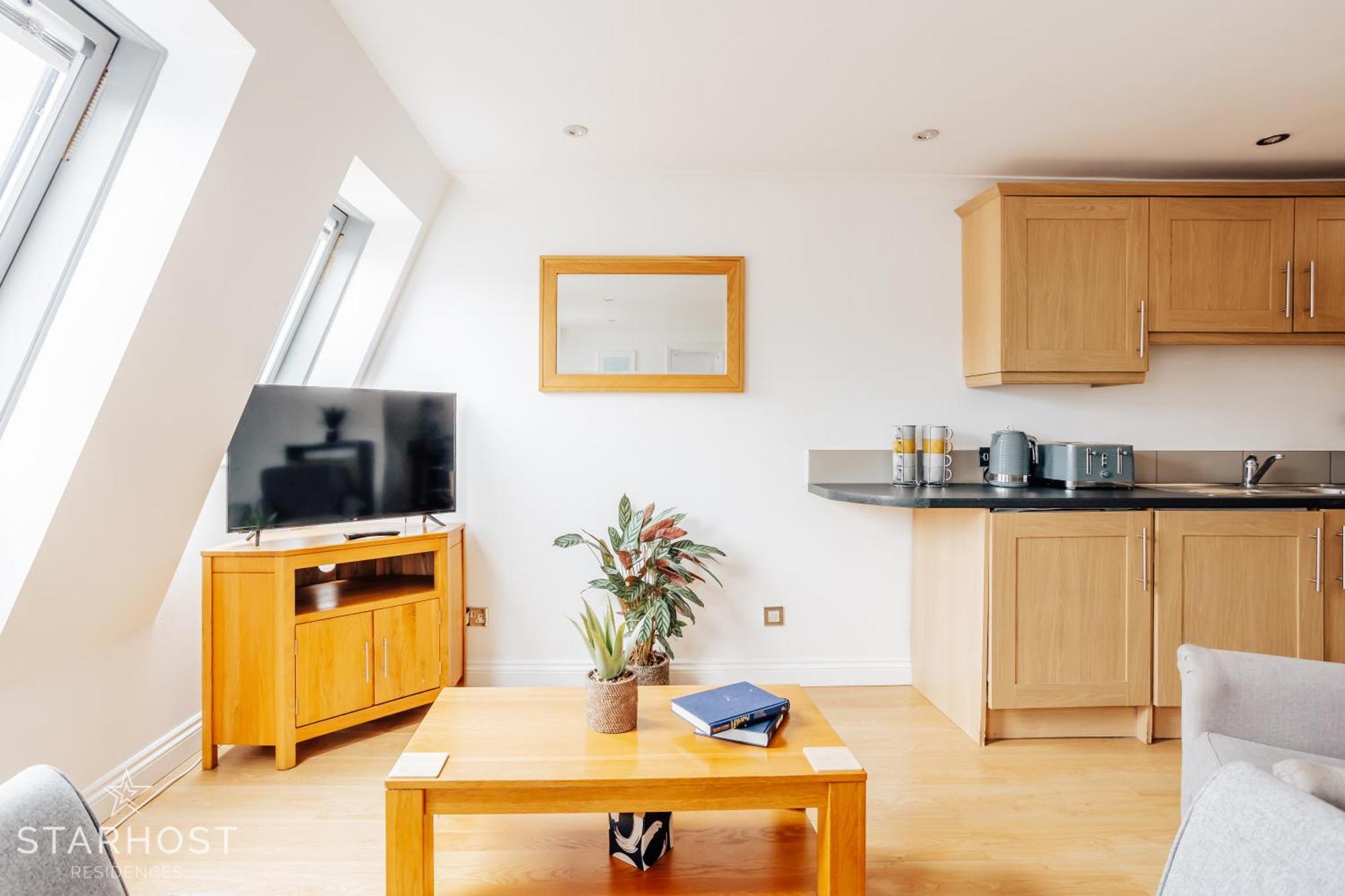 Central 3 Bed Apartment At Regents Court, Newbury Newbury  Extérieur photo