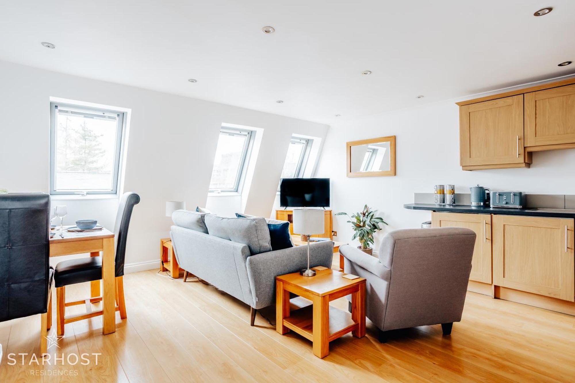 Central 3 Bed Apartment At Regents Court, Newbury Newbury  Extérieur photo