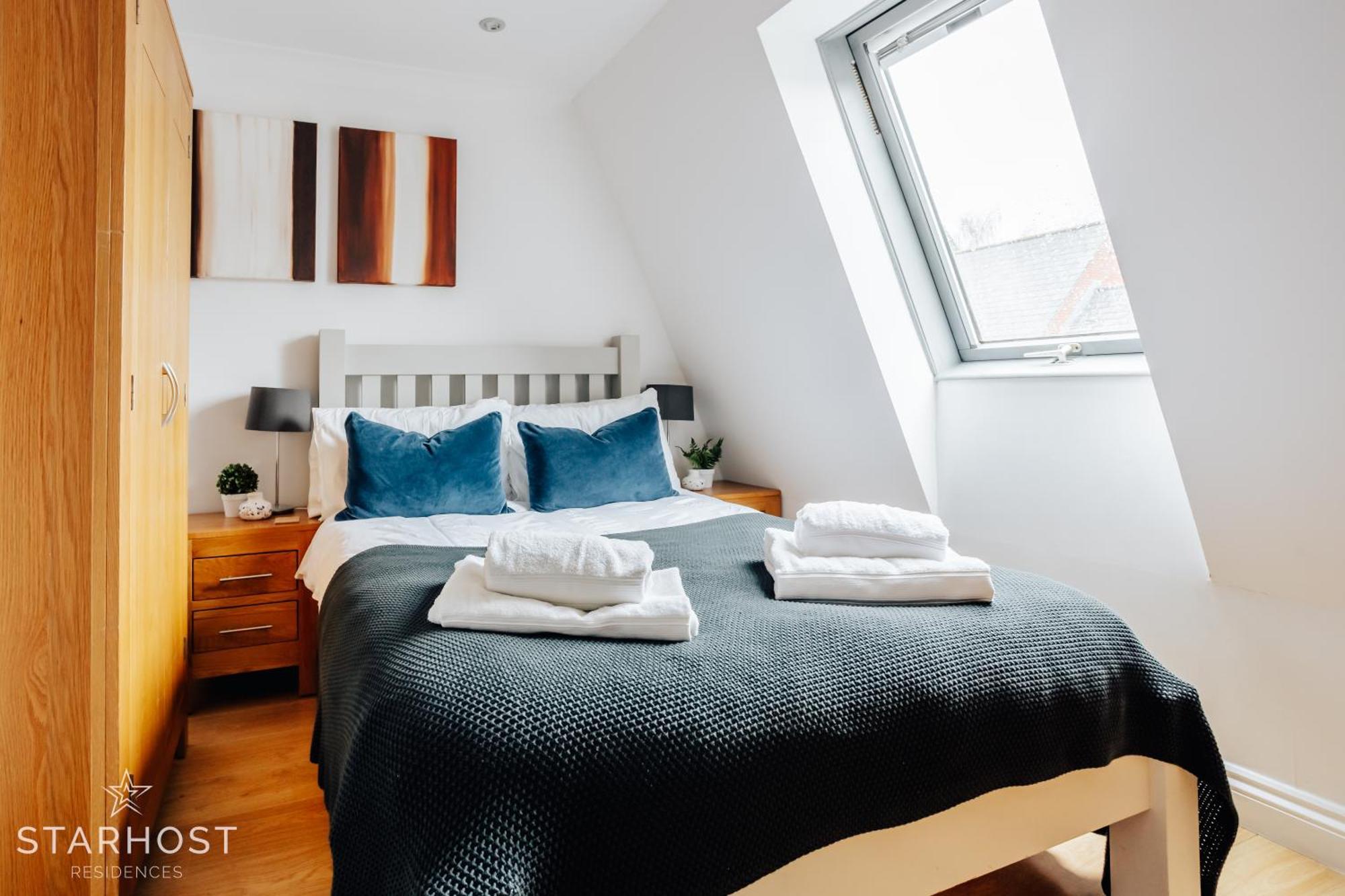 Central 3 Bed Apartment At Regents Court, Newbury Newbury  Extérieur photo