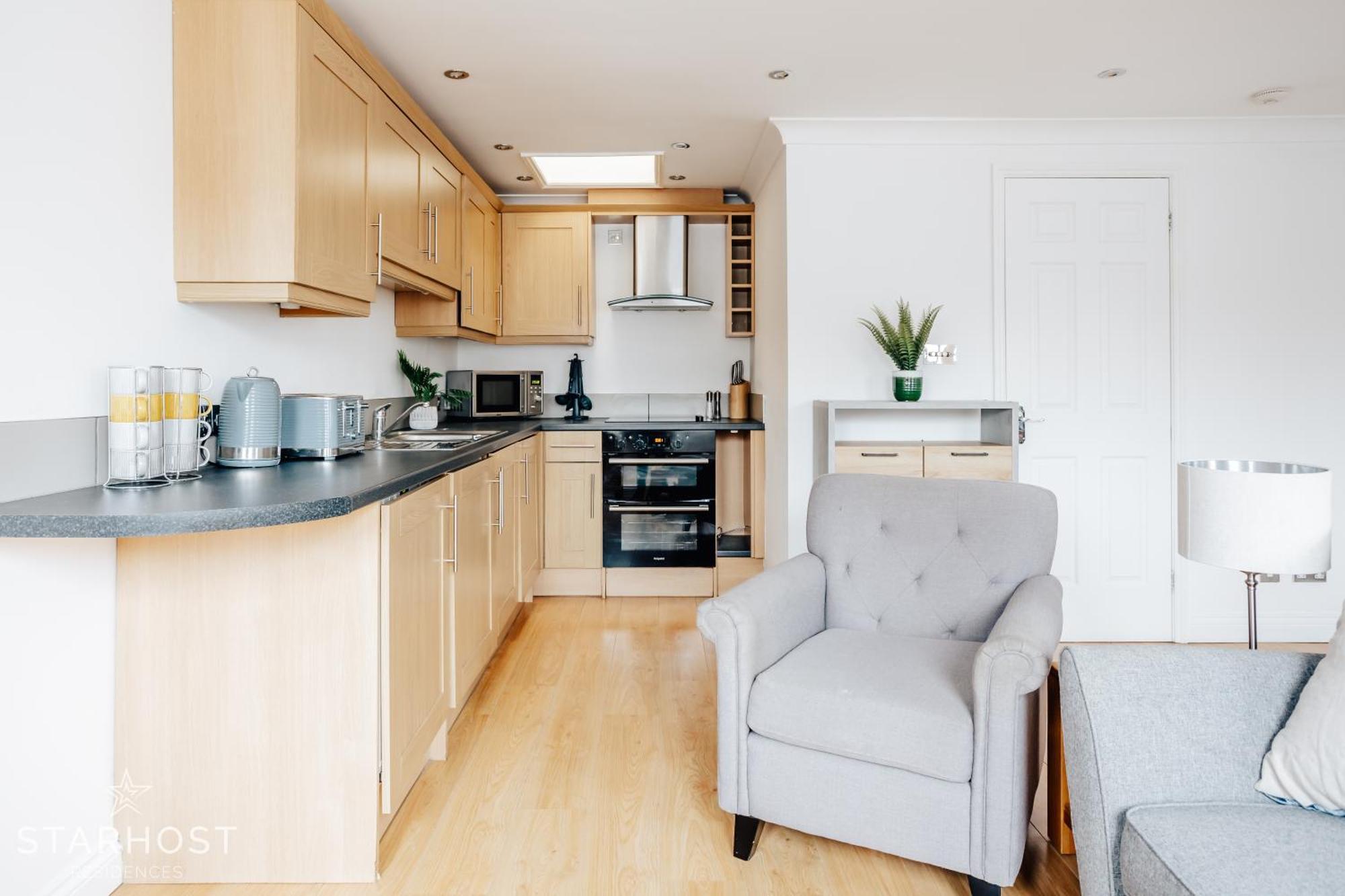 Central 3 Bed Apartment At Regents Court, Newbury Newbury  Extérieur photo
