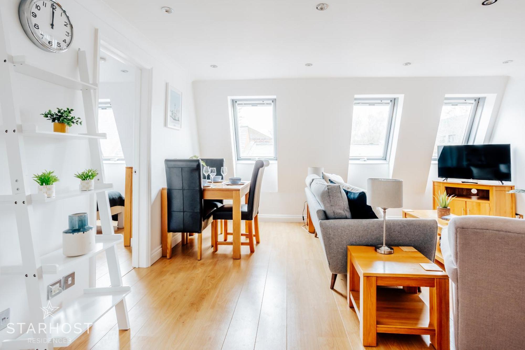 Central 3 Bed Apartment At Regents Court, Newbury Newbury  Extérieur photo